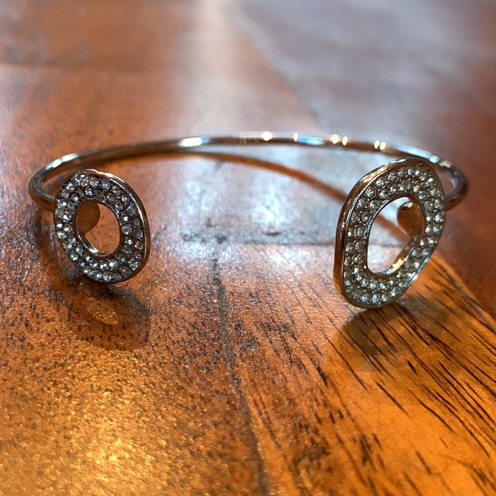 Bracelets - Picture 4 of 7